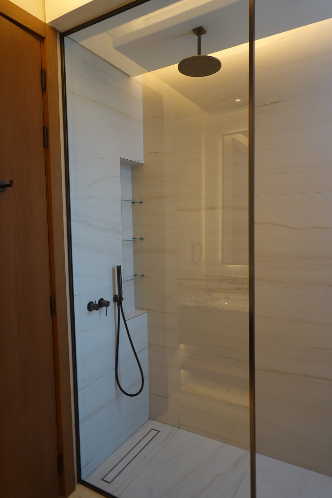 Stone ensuite